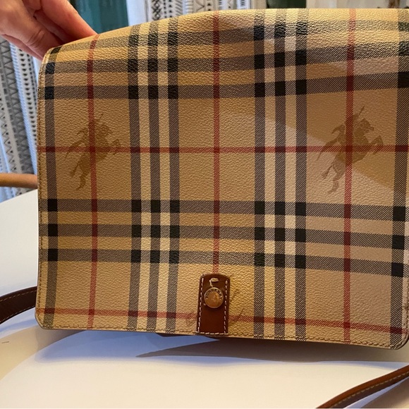 Vintage BURBERRY check flap messenger / shoulder bag - Picture 14 of 15